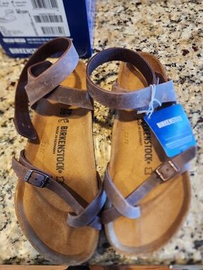 New Box Women Brown Oiled Leather Birkenstock 39 Yara Angle Samdals Shoes